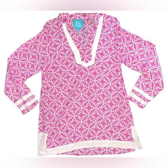 escapada Tops - Escapada Pink & White PatternLong Sleeve V-neck Pullover